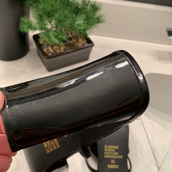 C&E Black Patent Heels Sz 9.5 - Picture 8 of 9